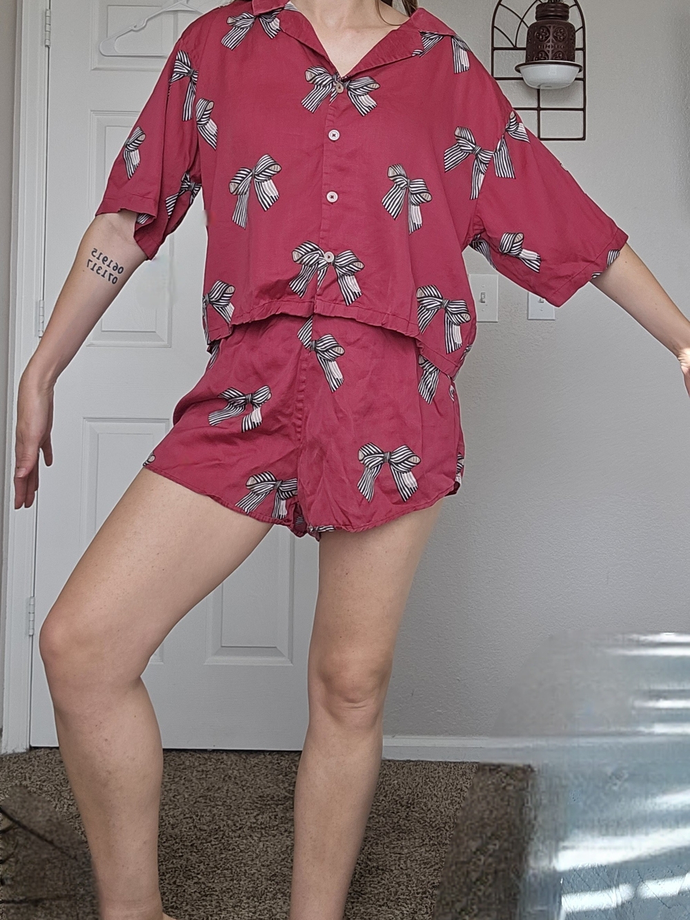 Bow Print Two-Piece Lounge Set In Wine